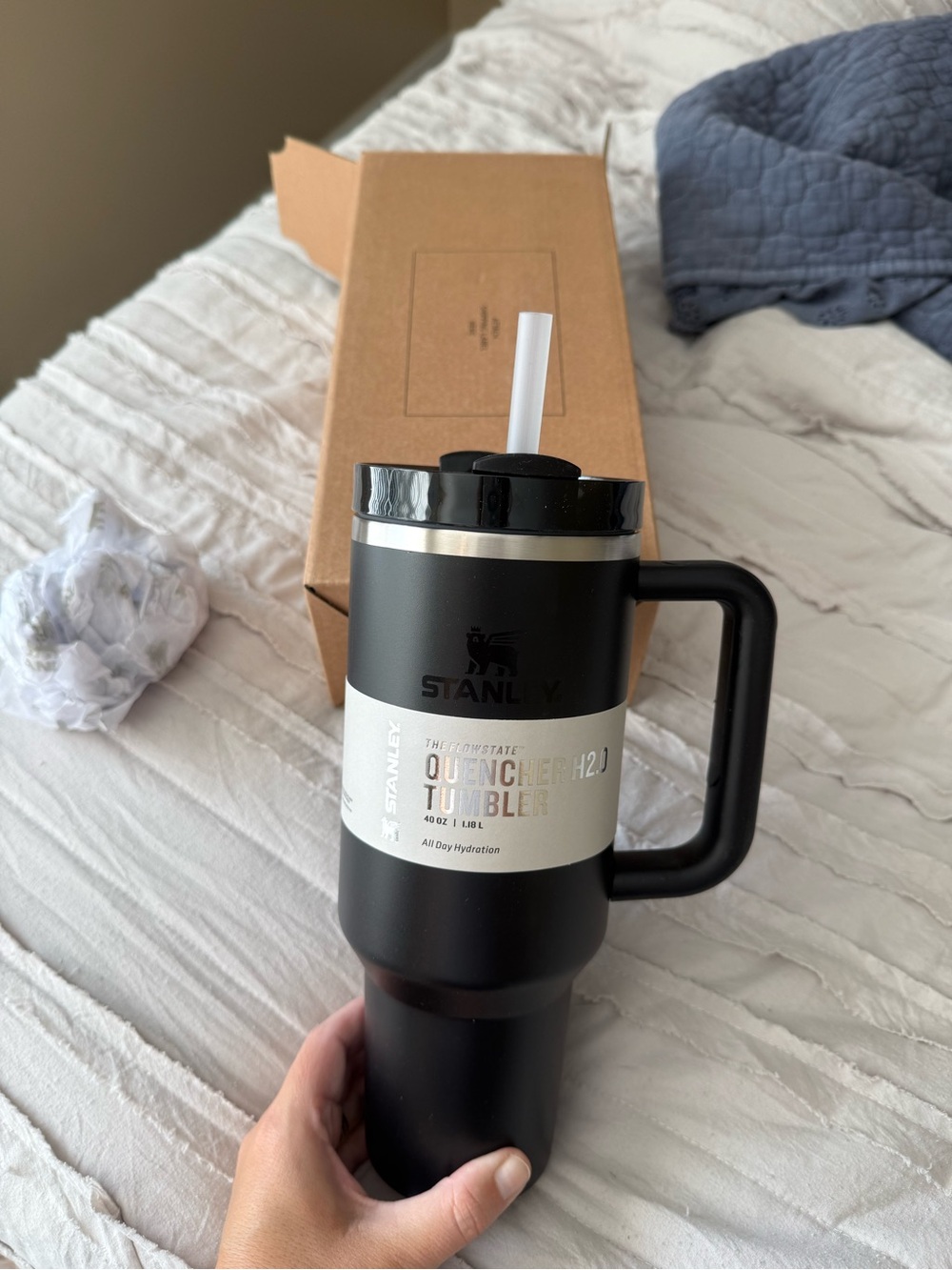 New with Box Stanley Quencher Tumbler 40oz Black H20 Tumbler Water Bottle